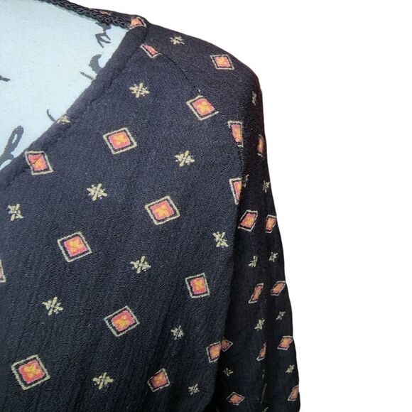 Billabong Women's Shirt Size small Blouse Black Button Up Crop Top boho chic - Picture 4 of 6